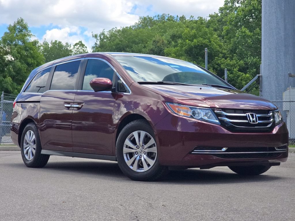 Used 2016 Honda Odyssey SE image 1