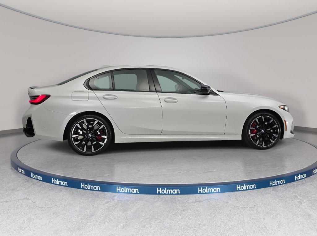 New 2026 BMW 330i xDrive Sedan w/ M Sport Package AWD/4WD image 4