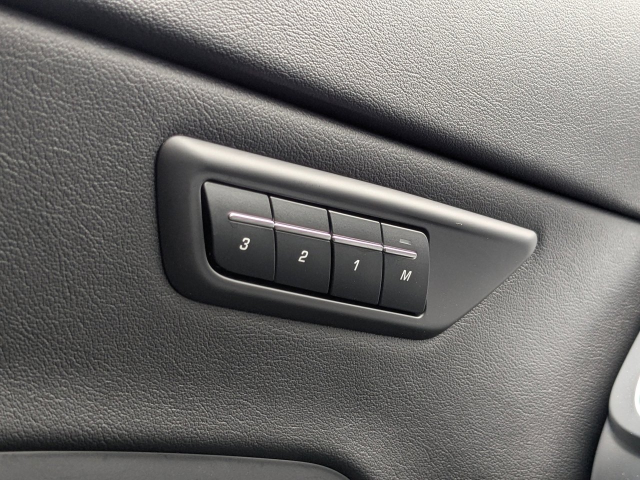 Used 2020 Jaguar E-PACE Checkered Flag image 28