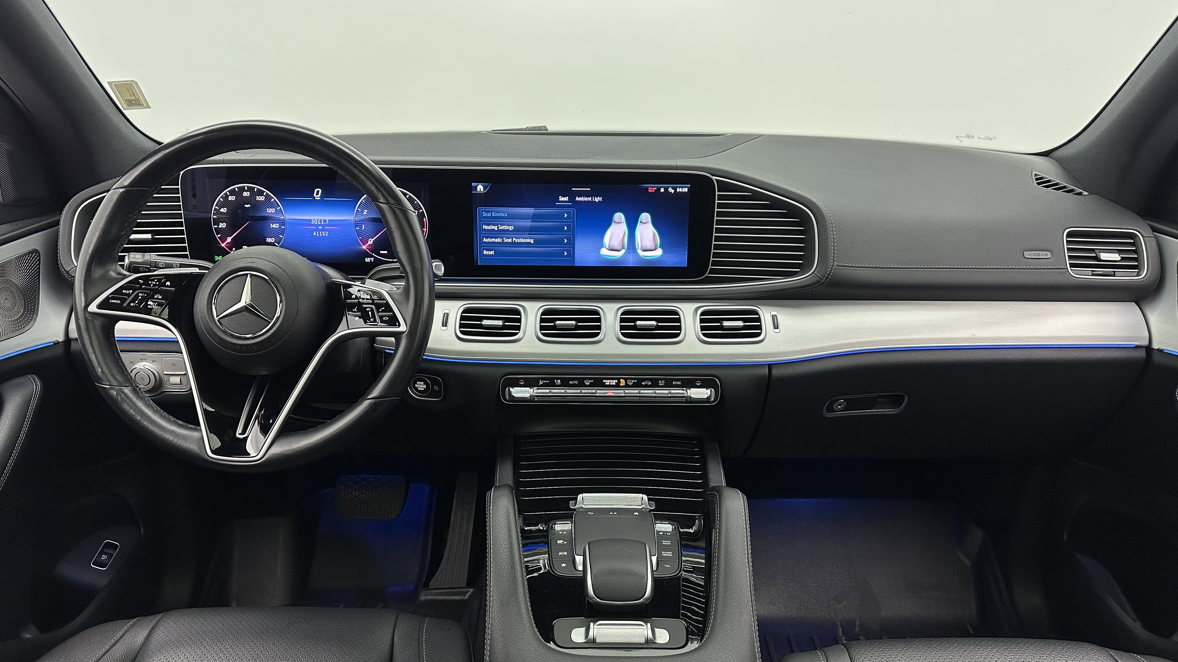 Used 2024 Mercedes-Benz GLS 450 4MATIC image 23