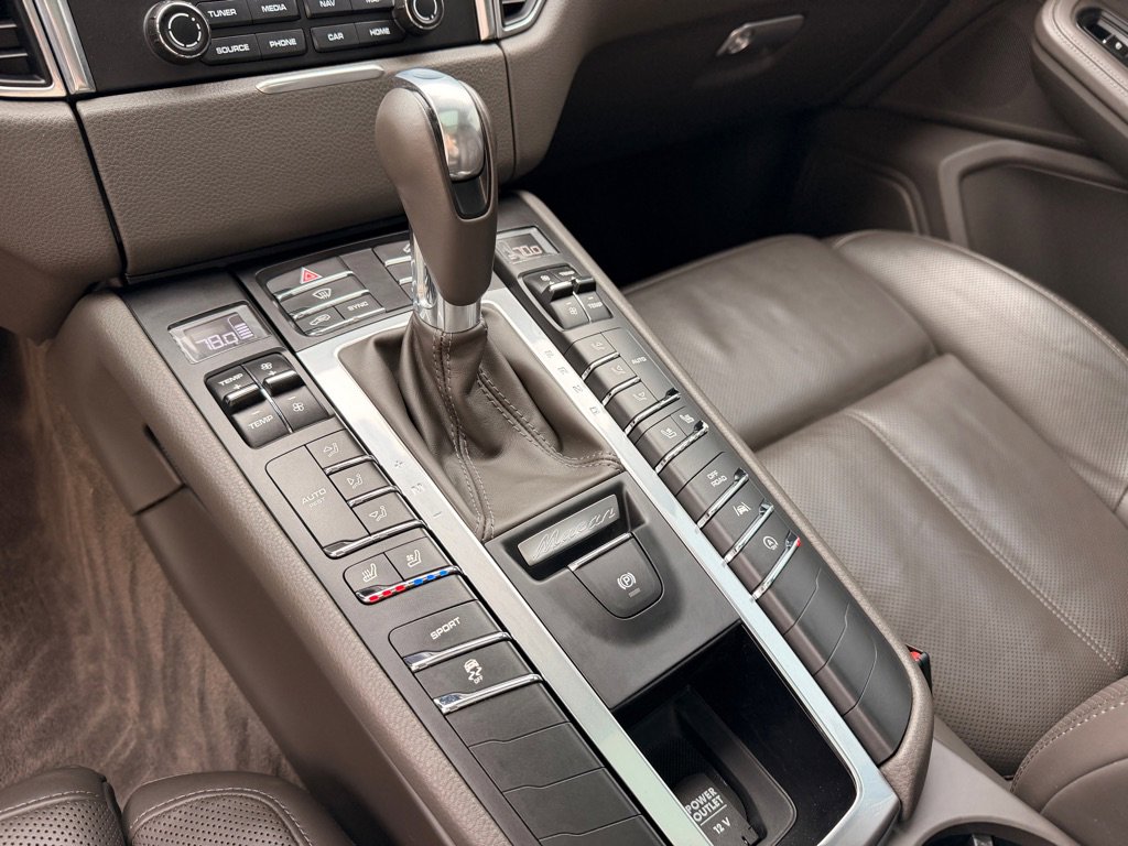 Used 2017 Porsche Macan S image 13