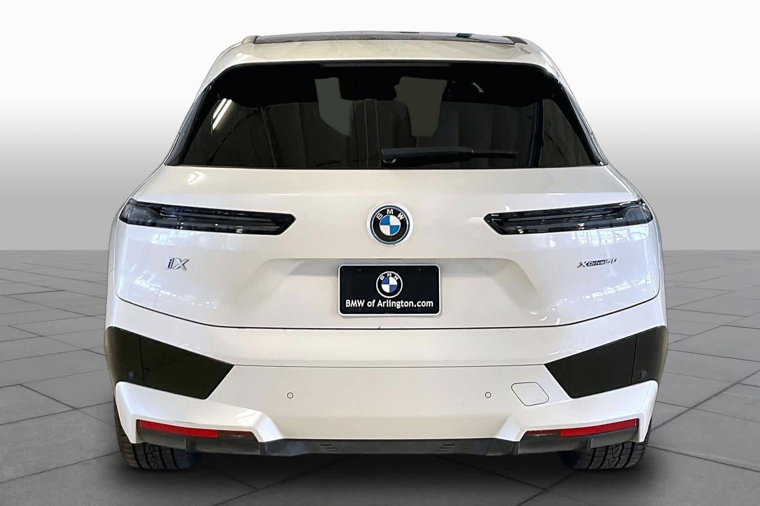 Certified 2024 BMW iX xDrive50 w/ Premium Package AWD/4WD image 4