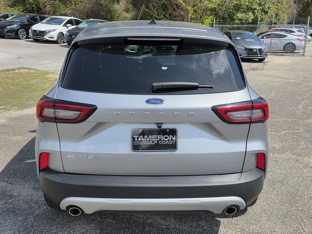 Used 2024 Ford Escape Active w/ Cold Weather Package FWD image 3