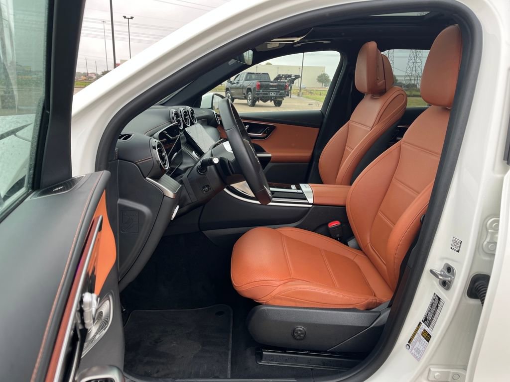 Used 2024 Mercedes-Benz GLC 300 4MATIC image 9