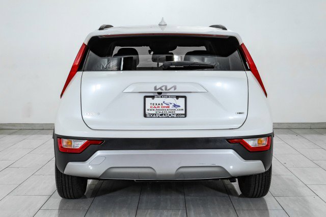 Used 2024 Kia Niro LX image 7