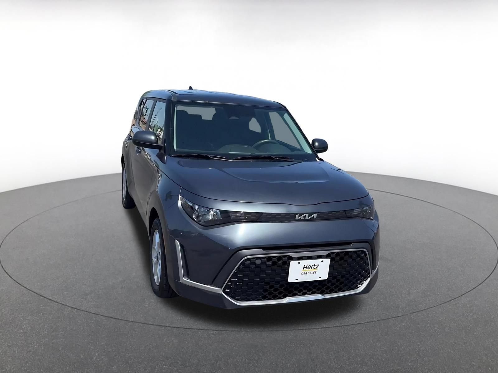 Used 2025 Kia Soul LX w/ LX Technology Package FWD image 3