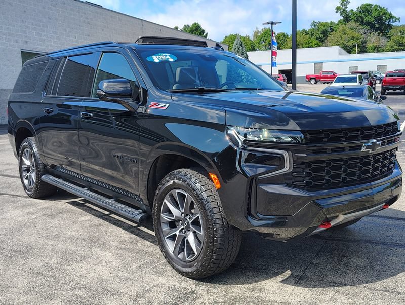 Used 2024 Chevrolet Suburban Z71 w/ Luxury Package AWD/4WD image 8