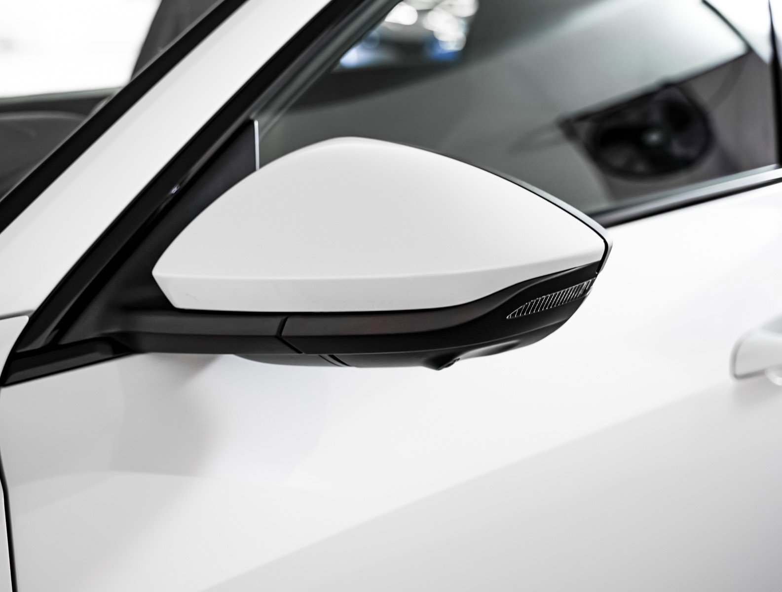 Used 2024 Audi Q8 e-tron Premium Plus w/ Premium Plus Package image 25