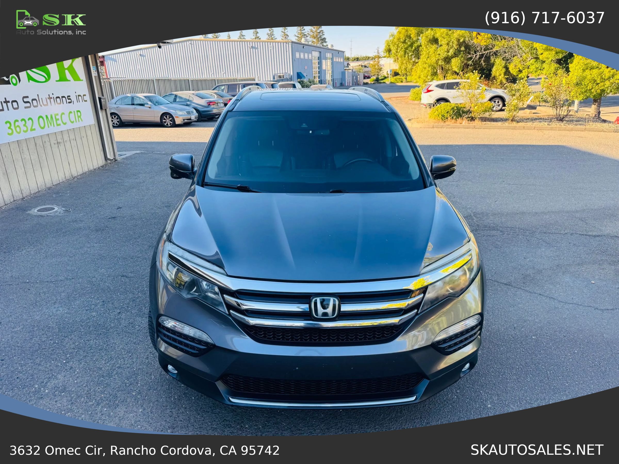 Used 2017 Honda Pilot Touring image 2