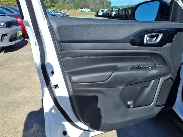 New 2026 Jeep Compass Limited image 19