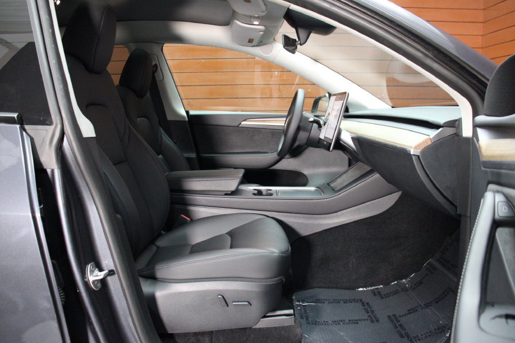 Used 2023 Tesla Model Y Performance AWD/4WD image 7