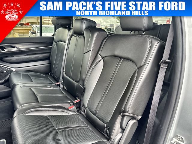 Used 2024 Jeep Wagoneer 4WD w/ Premium Group I image 32