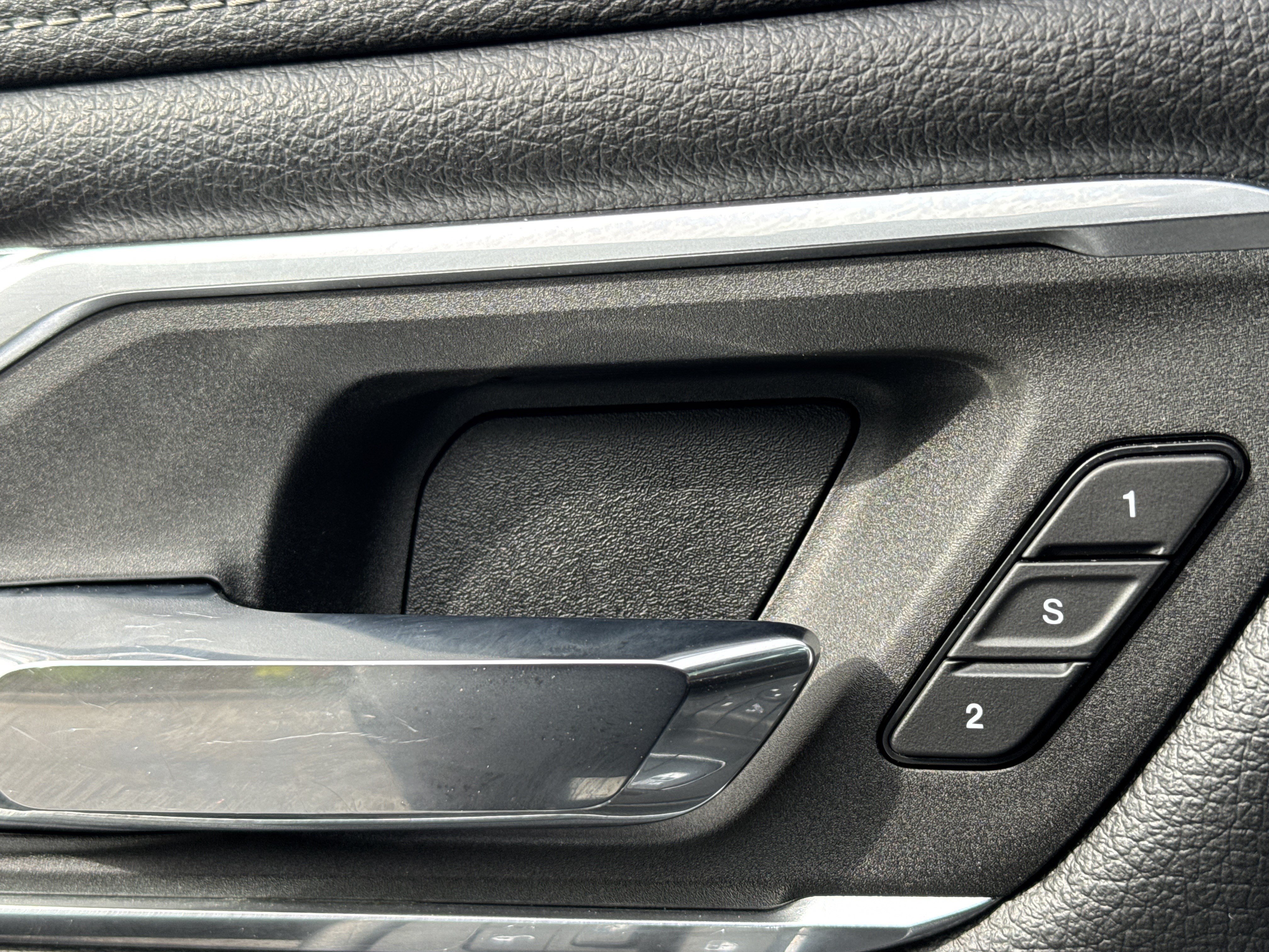 Used 2025 RAM 1500 Laramie w/ Night Edition AWD/4WD image 16