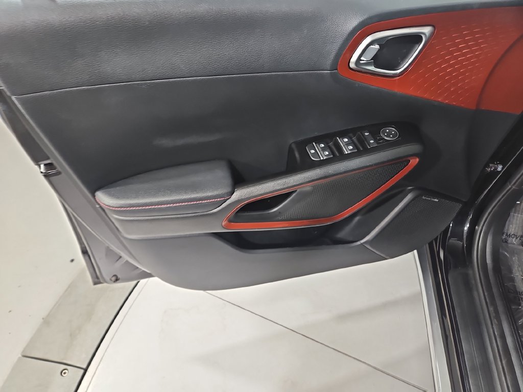 Used 2023 Kia Soul GT-Line w/ GT-Line Technology Package FWD image 11