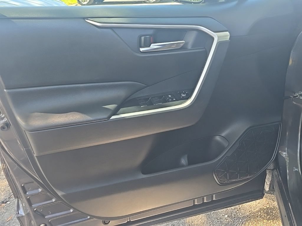Used 2020 Toyota RAV4 XLE FWD image 15