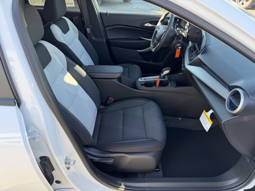 New 2026 Chevrolet Trax LS image 9