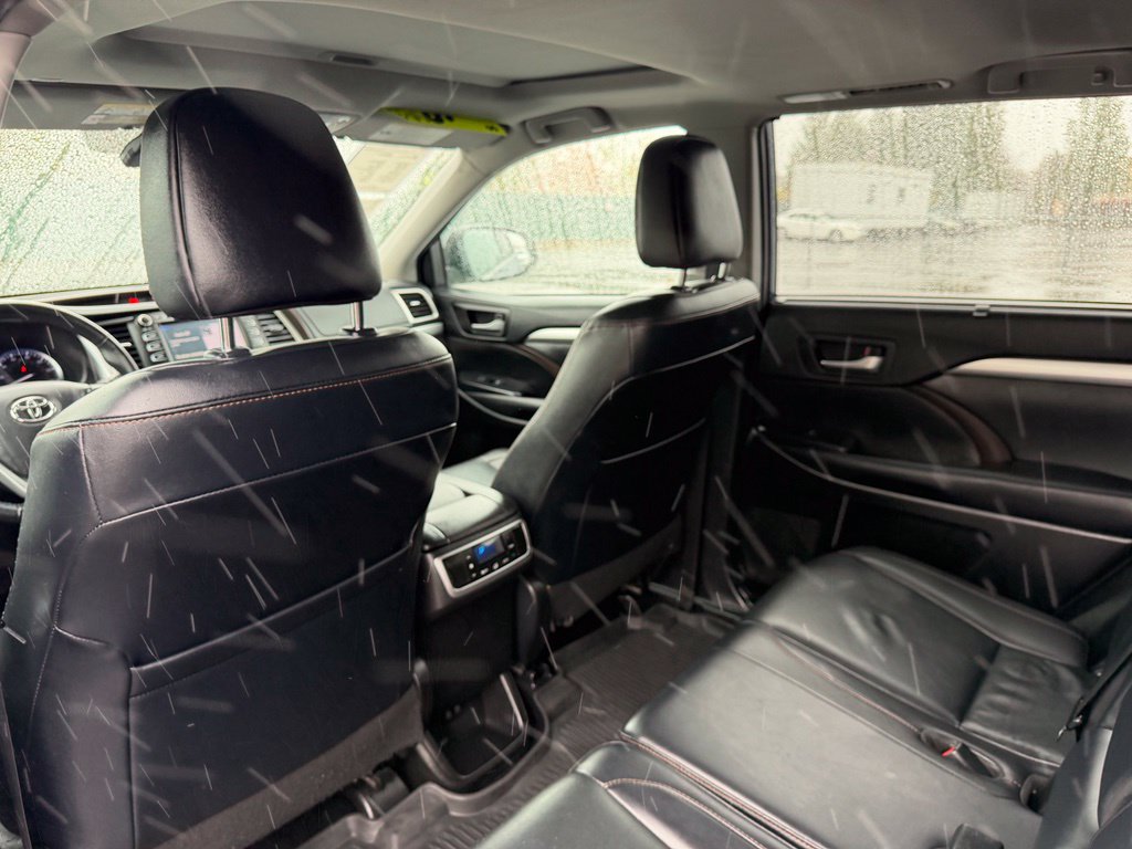 Used 2019 Toyota Highlander XLE AWD/4WD image 31
