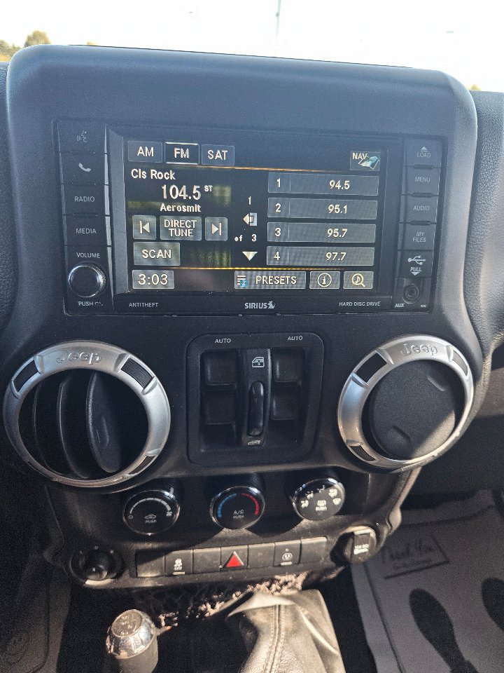 Used 2014 Jeep Wrangler Unlimited Sahara w/ Dual Top Group image 22