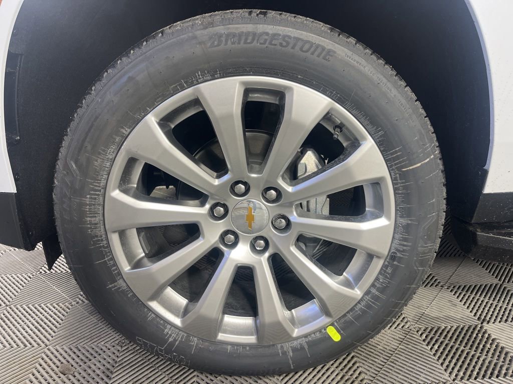 New 2026 Chevrolet Suburban Premier image 16