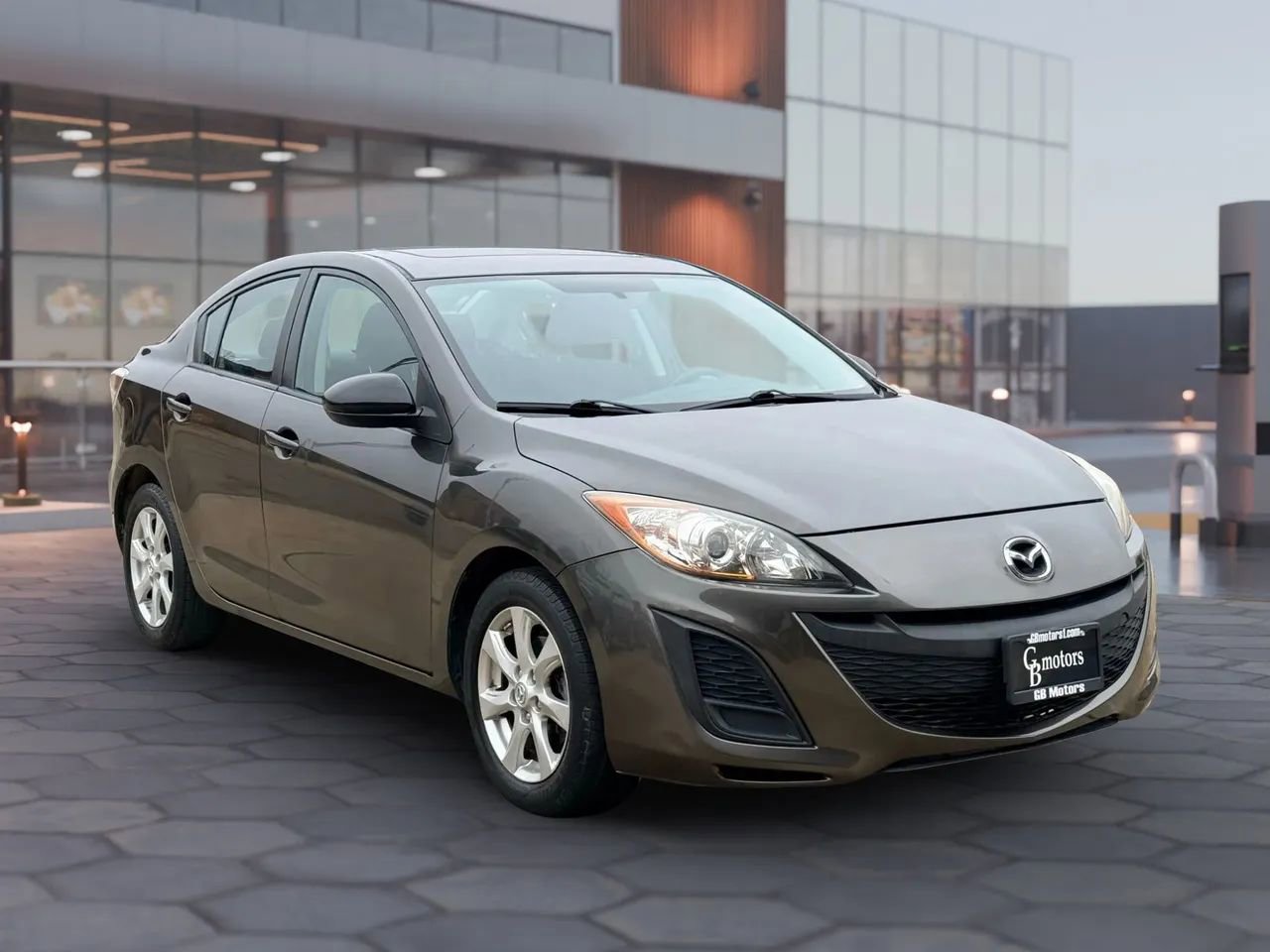 Used 2010 MAZDA MAZDA3 i Touring FWD image 3