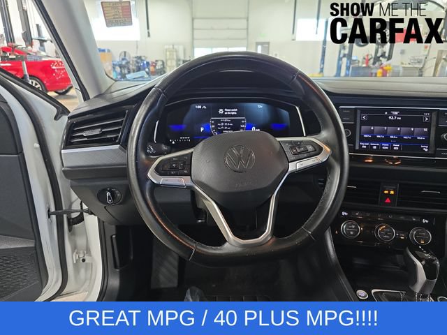Used 2024 Volkswagen Jetta SE FWD image 13