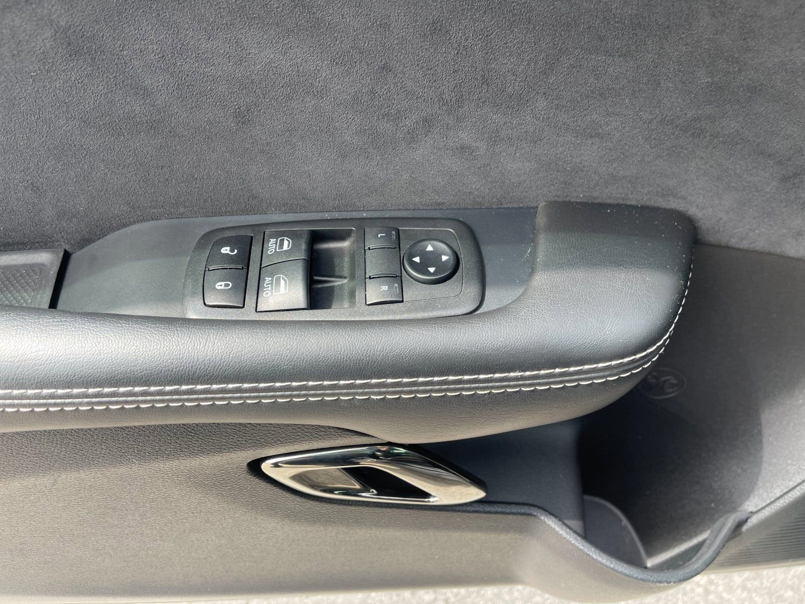 Used 2019 Dodge Challenger SRT Hellcat image 13