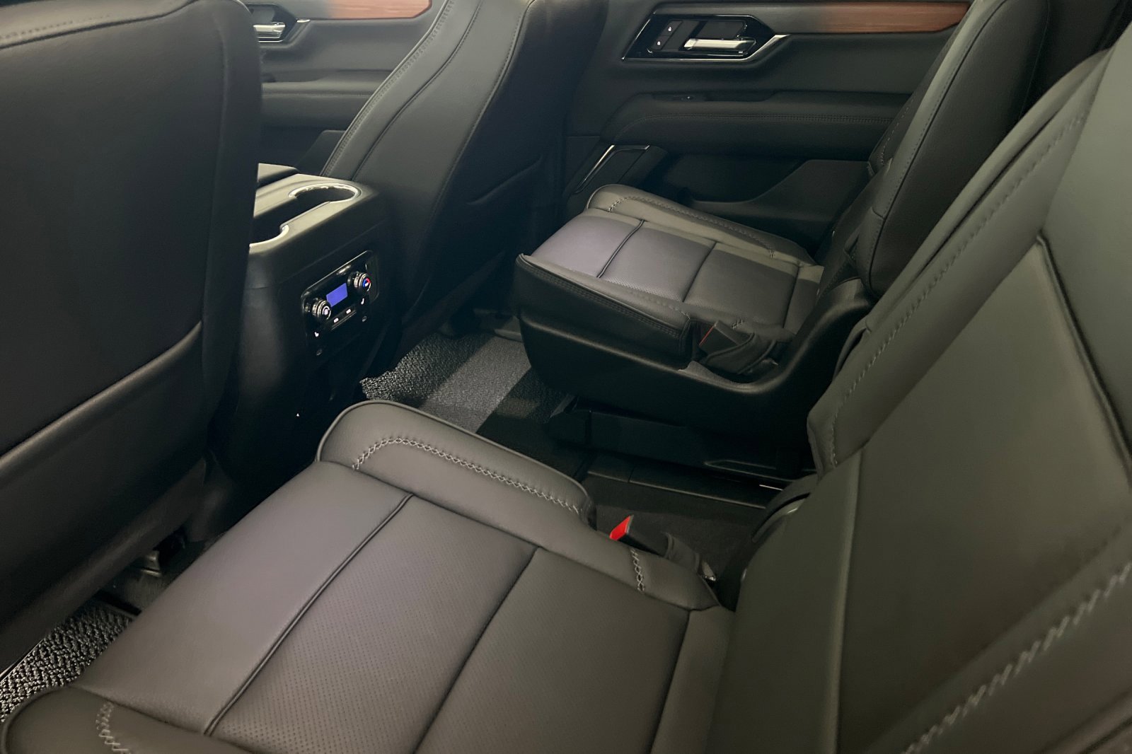 New 2026 GMC Yukon Denali w/ Sun & Power Step Package image 10