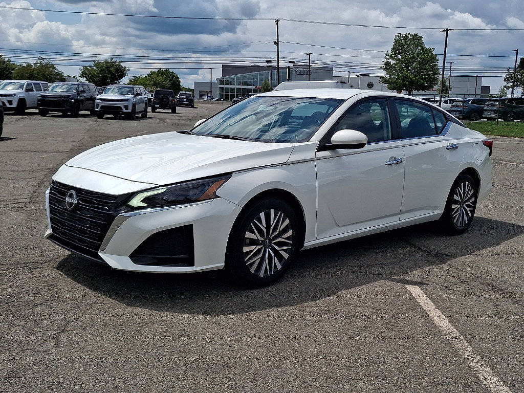 Used 2023 Nissan Altima 2.5 SV FWD image 6