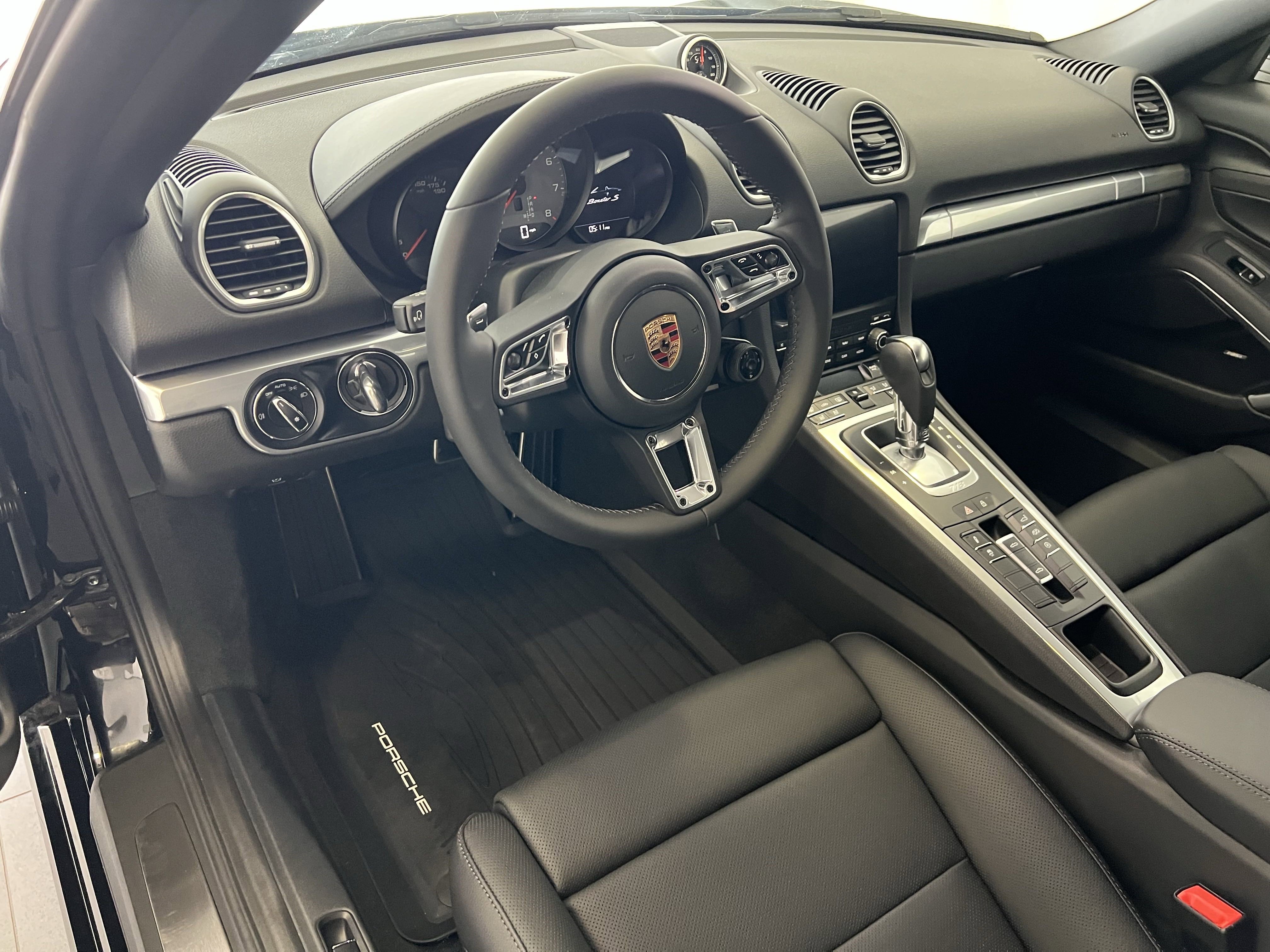 New 2025 Porsche 718 Boxster S image 4
