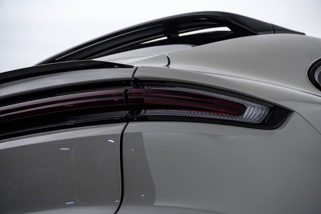 New 2026 Porsche Cayenne Coupe AWD/4WD image 12