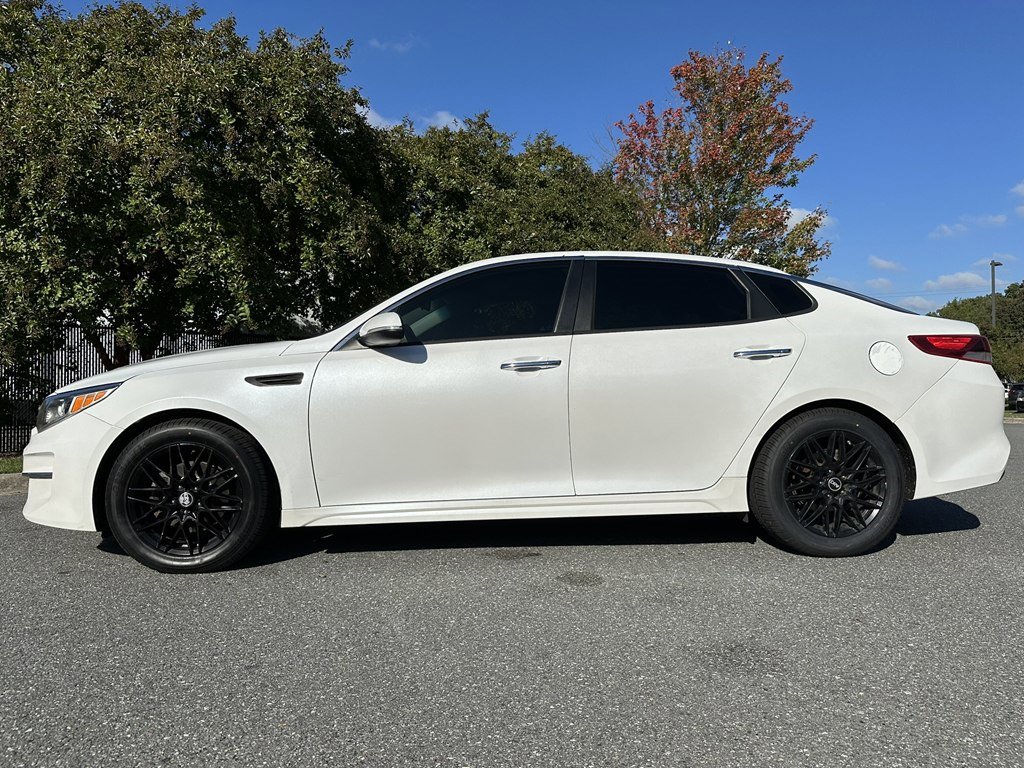 Used 2017 Kia Optima LX w/ Option Group 014 image 2