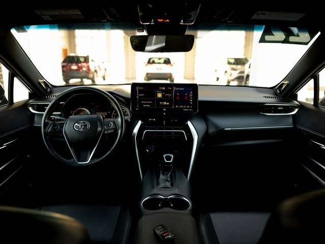 Used 2022 Toyota Venza XLE image 25