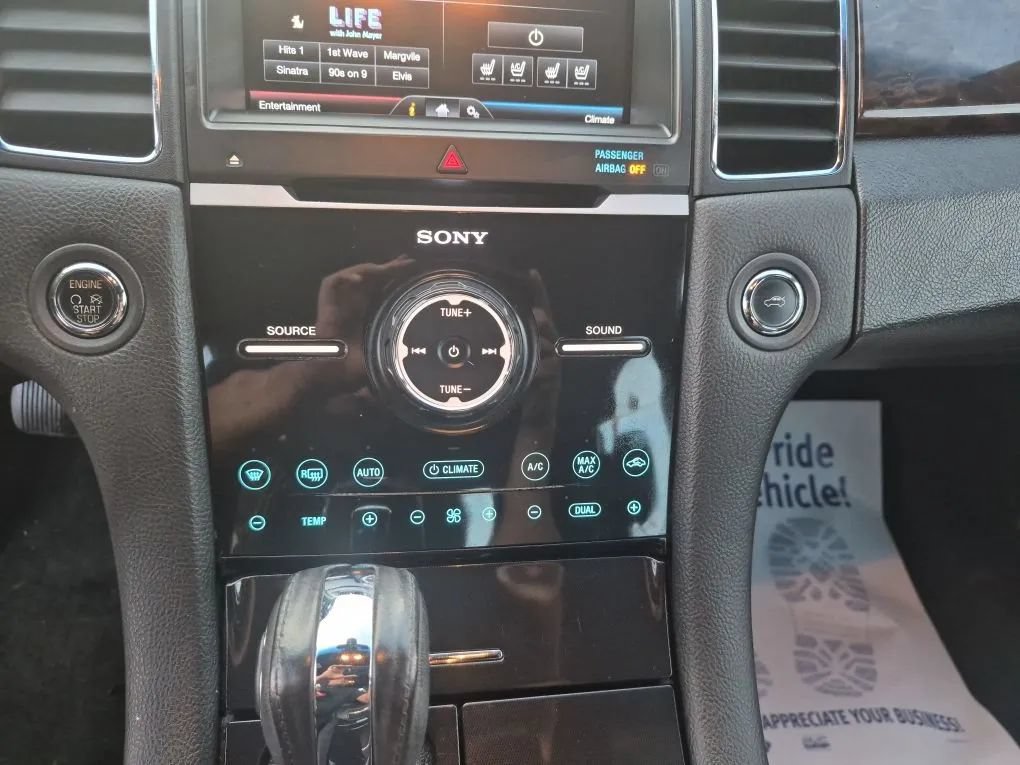 Used 2013 Ford Taurus Limited FWD image 10