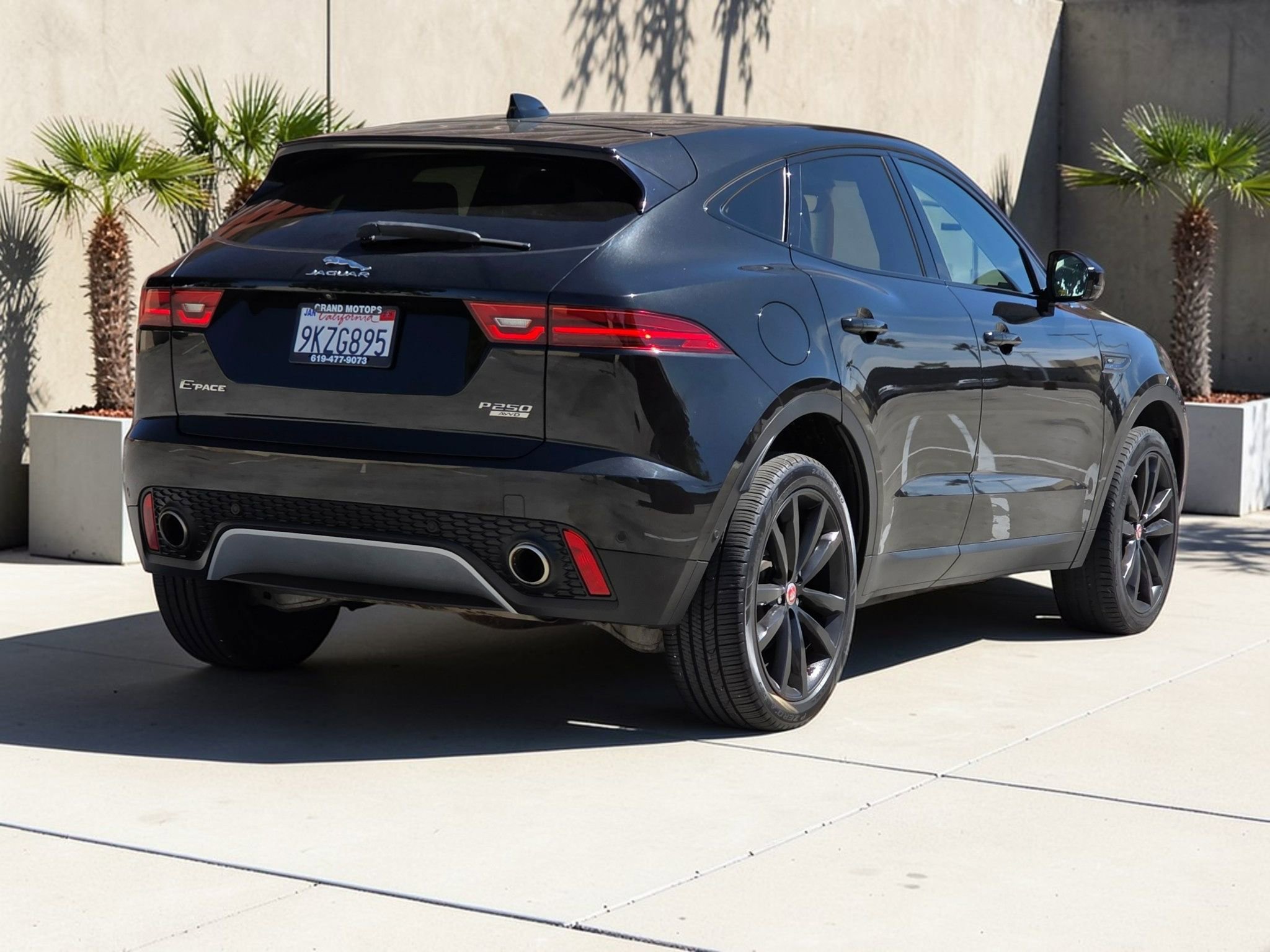 Used 2018 Jaguar E-PACE SE AWD/4WD image 6