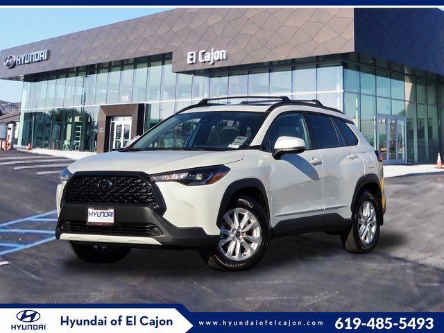 Used 2022 Toyota Corolla Cross LE image 1