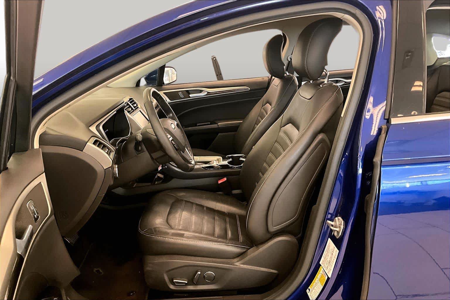 Used 2014 Ford Fusion SE w/ Equipment Group 202A FWD image 7