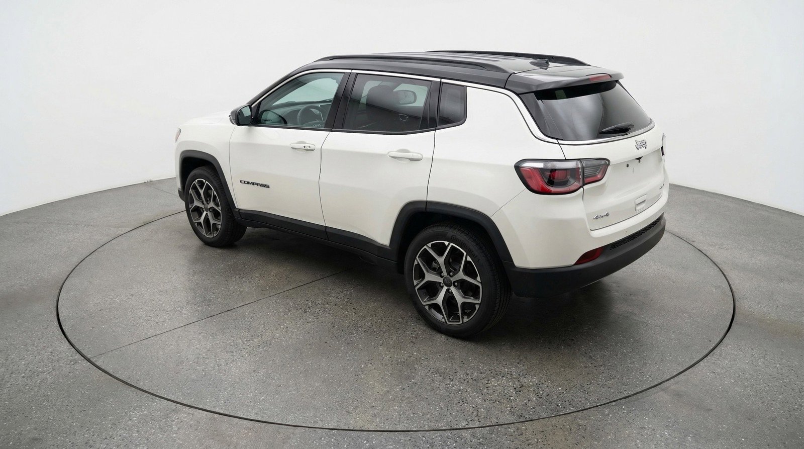 Used 2025 Jeep Compass Limited AWD/4WD image 5