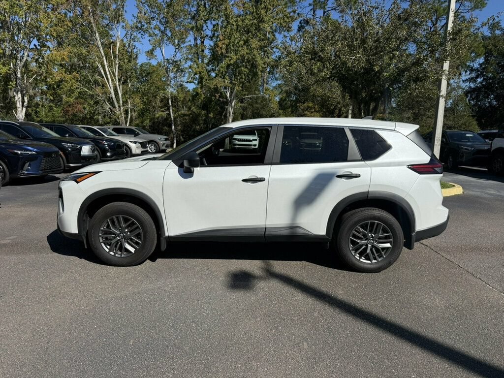 Used 2025 Nissan Rogue S FWD image 2