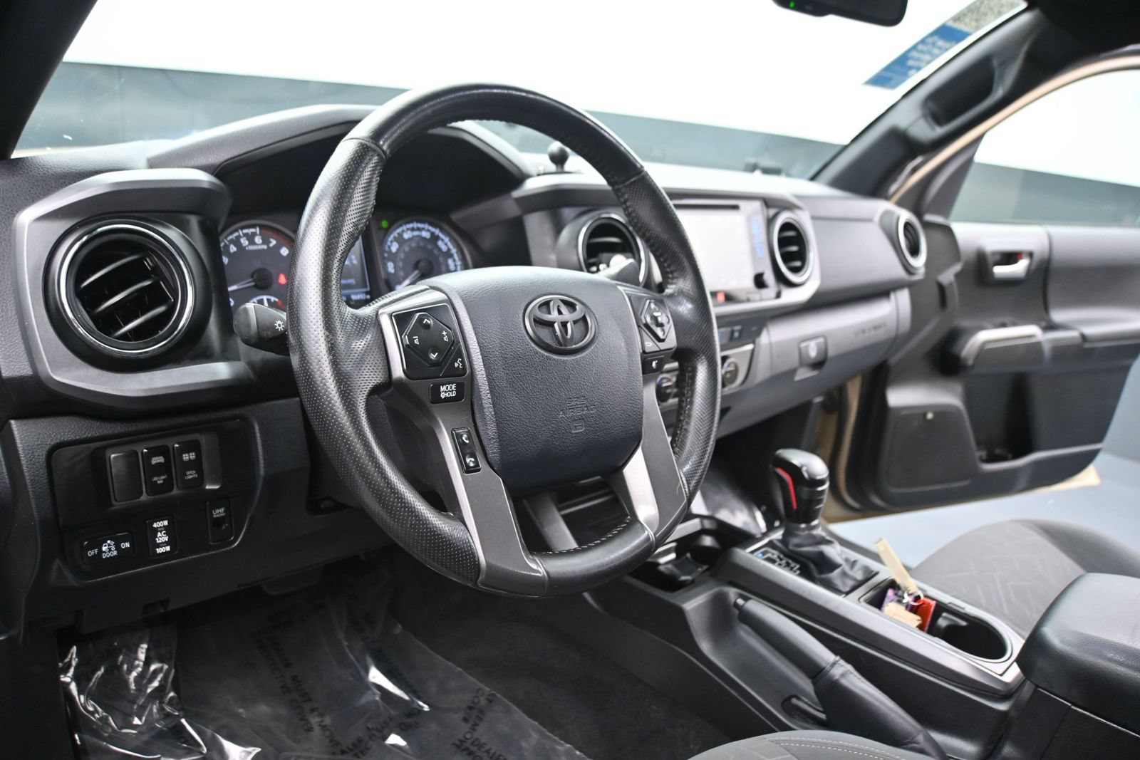 Used 2016 Toyota Tacoma TRD Off-Road AWD/4WD image 20