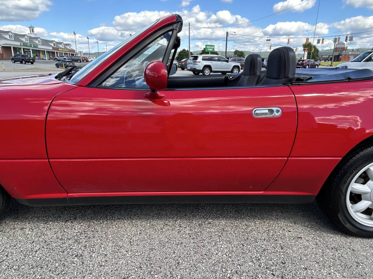 Used 1991 MAZDA MX-5 Miata RWD image 17