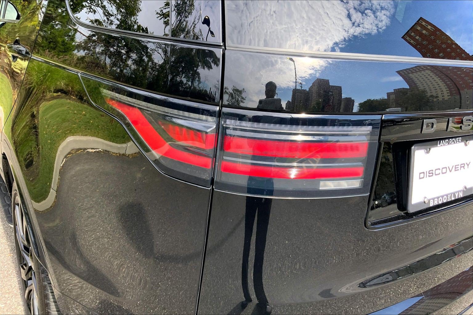 Certified 2025 Land Rover Discovery Dynamic SE AWD/4WD image 28