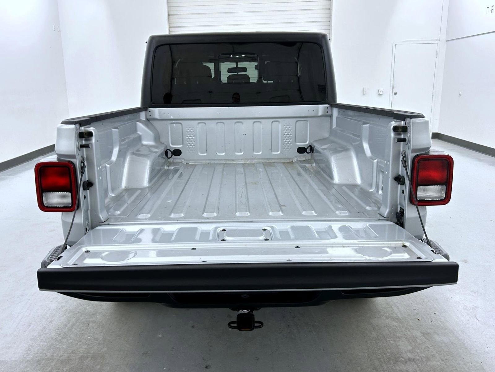 Used 2022 Jeep Gladiator Willys image 21