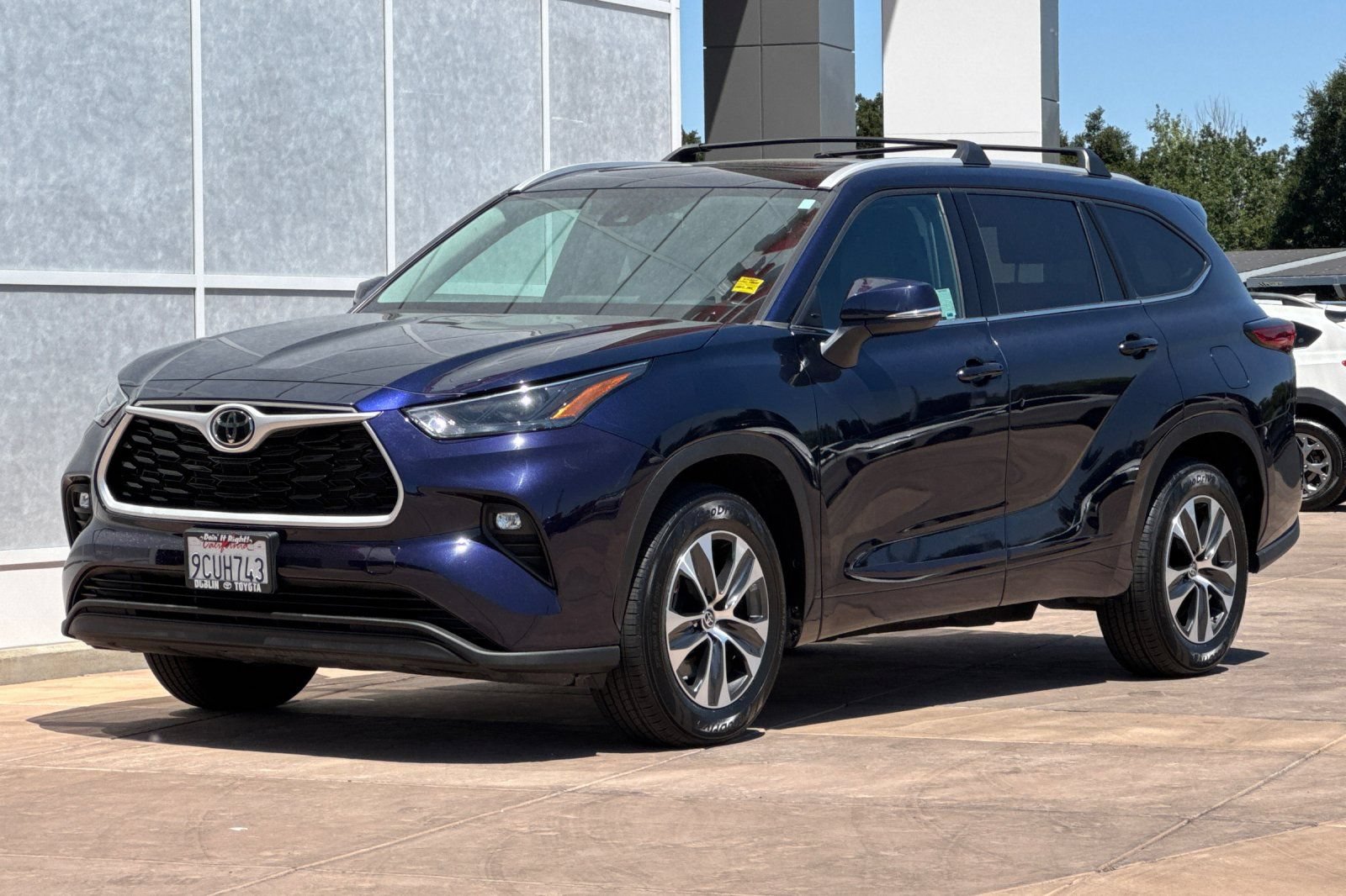 Used 2022 Toyota Highlander XLE FWD image 8