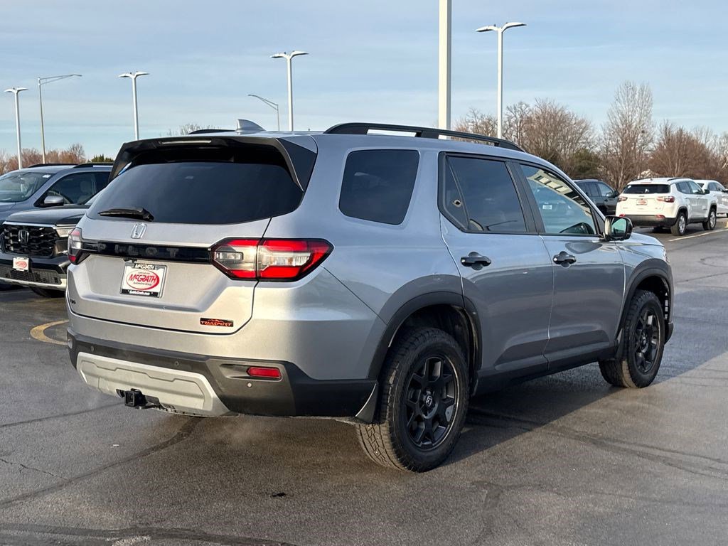 Certified 2025 Honda Pilot TrailSport image 11