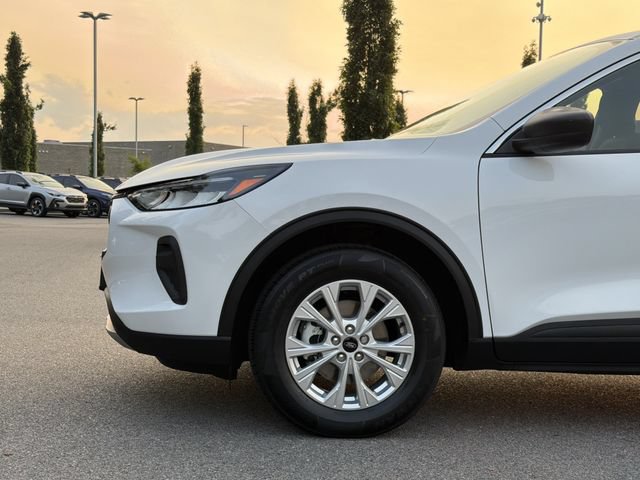 Used 2024 Ford Escape Active AWD/4WD image 9
