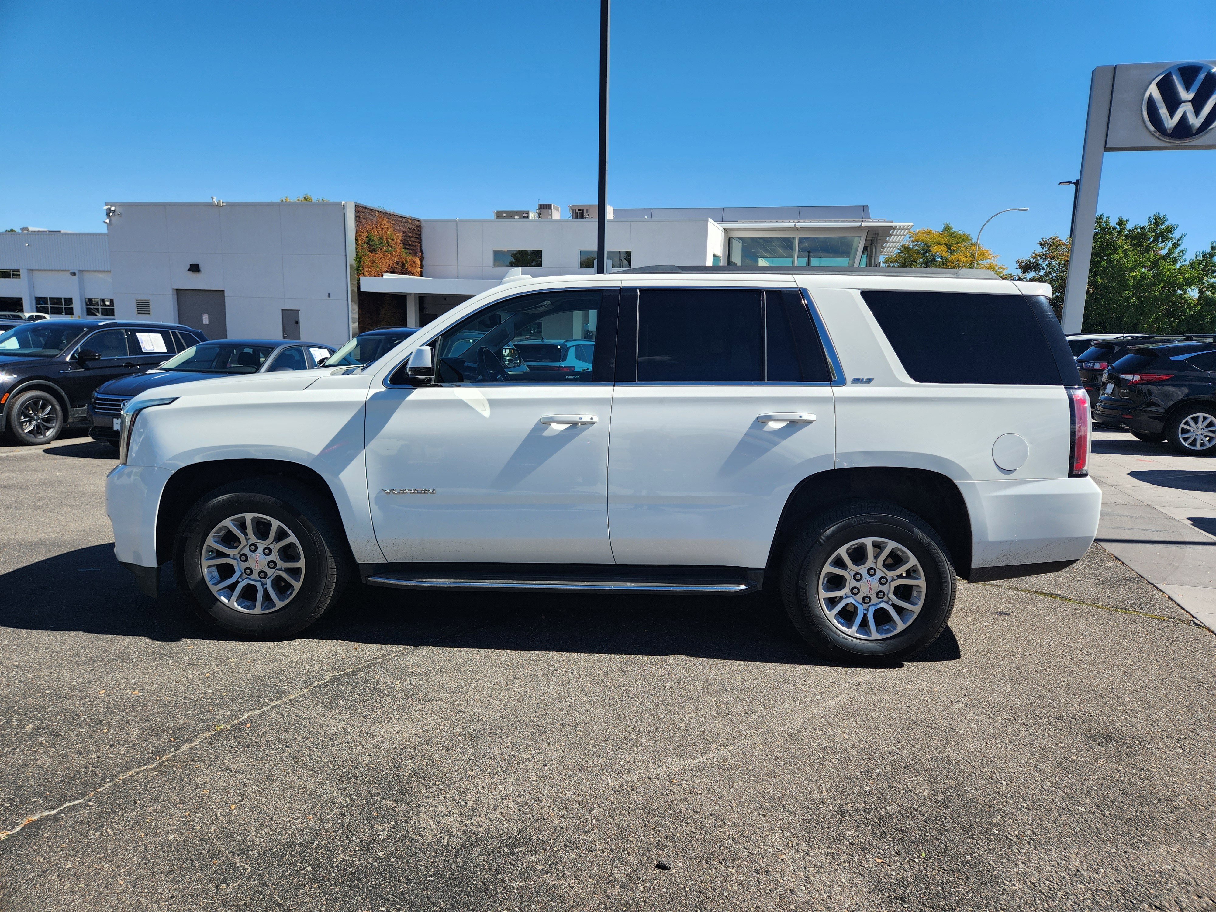 Used 2017 GMC Yukon SLT image 4