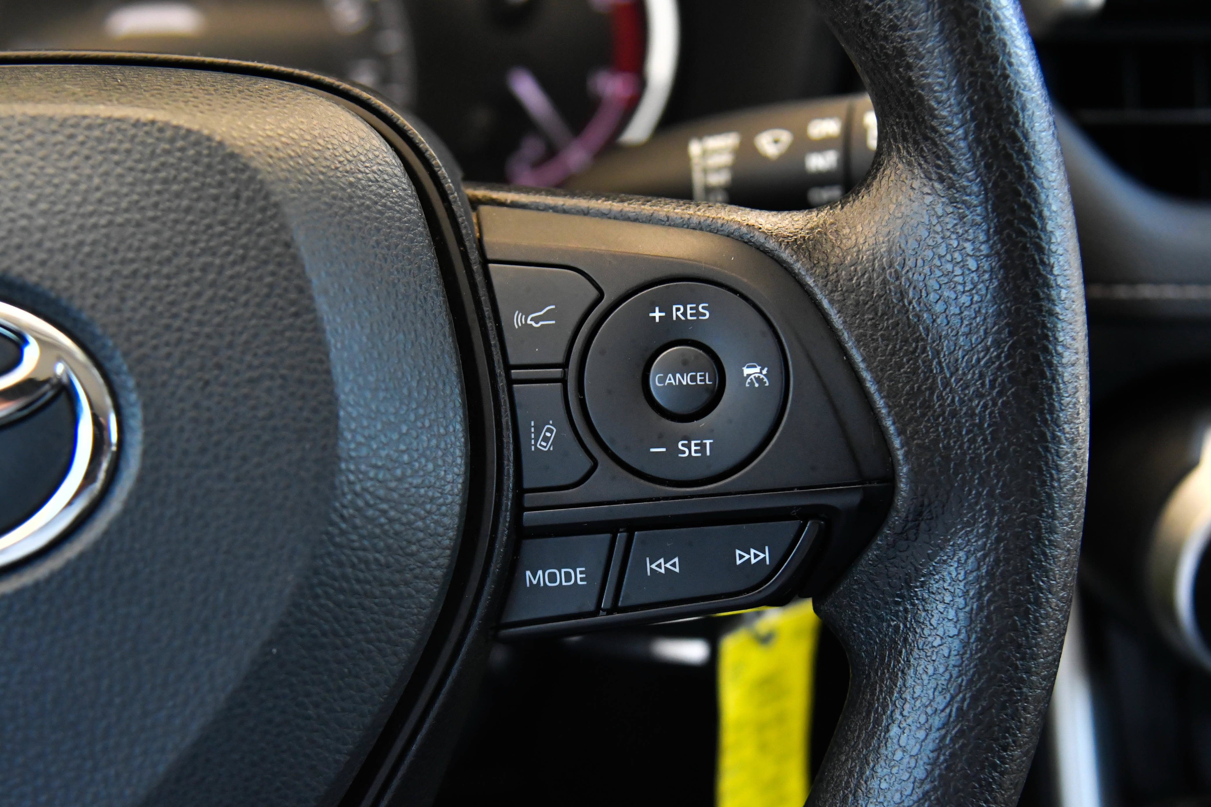 Used 2024 Toyota RAV4 LE AWD/4WD image 28