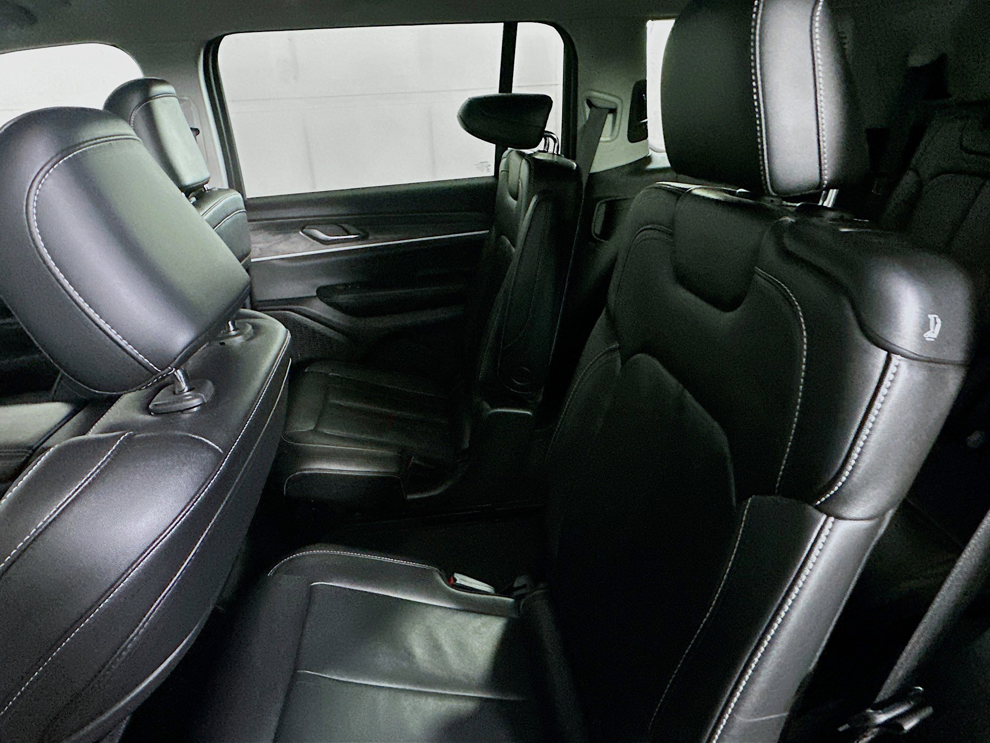 Used 2023 Jeep Grand Cherokee L Limited w/ Trailer Tow Group (B) image 28