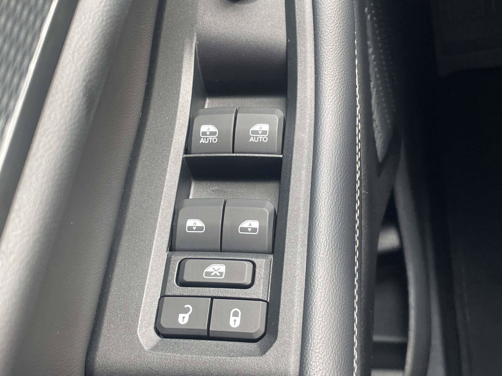 Used 2023 Jeep Grand Cherokee Altitude AWD/4WD image 24