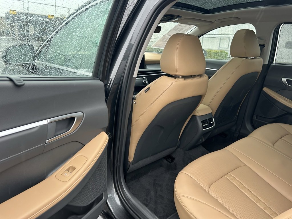 Used 2025 Hyundai Sonata Limited image 11
